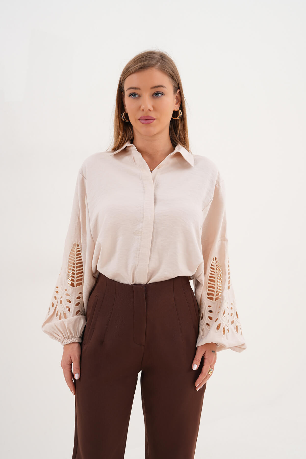 Bilek Lastikli Kolları Nakışlı Gömlek MDG-25-D-19 Bej - 1