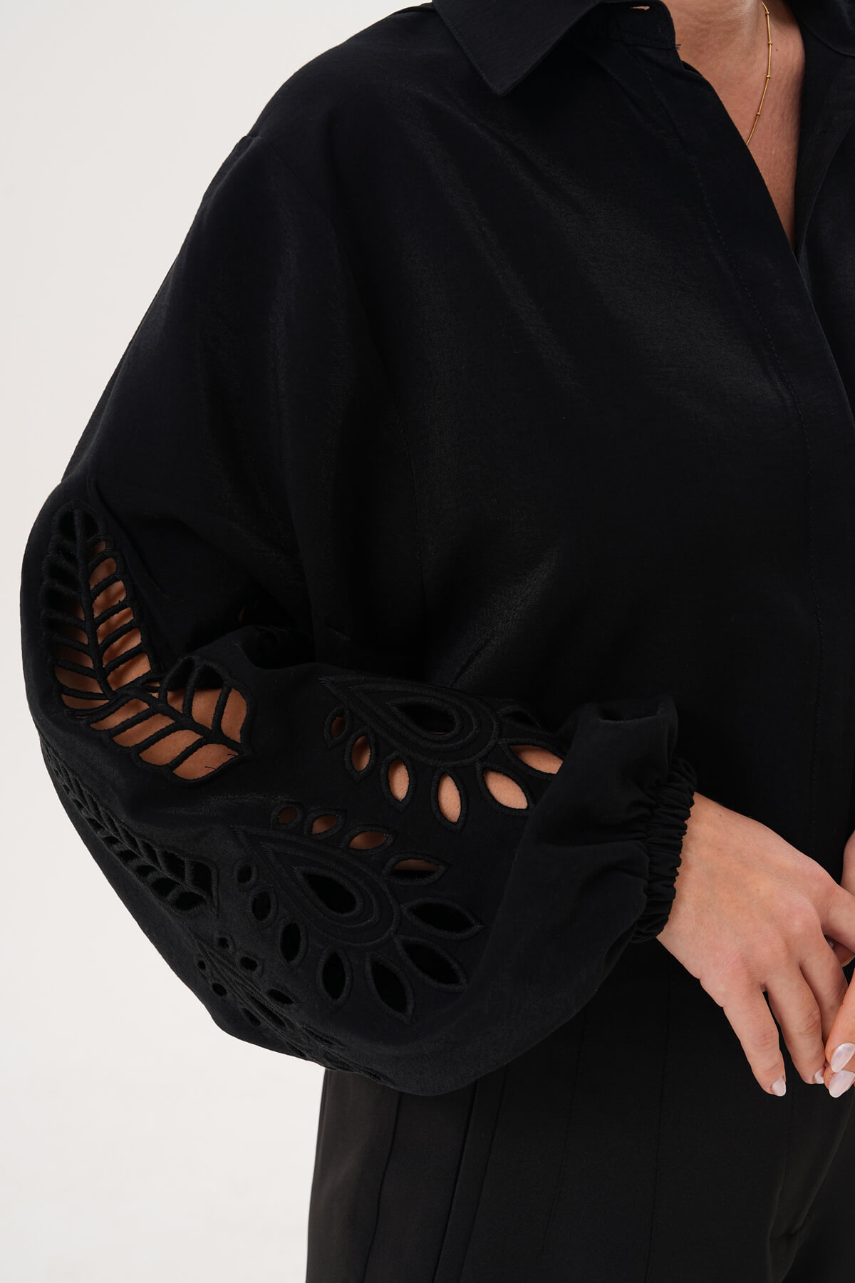 Bilek Lastikli Kolları Nakışlı Gömlek MDG-25-D-19 Siyah - 2