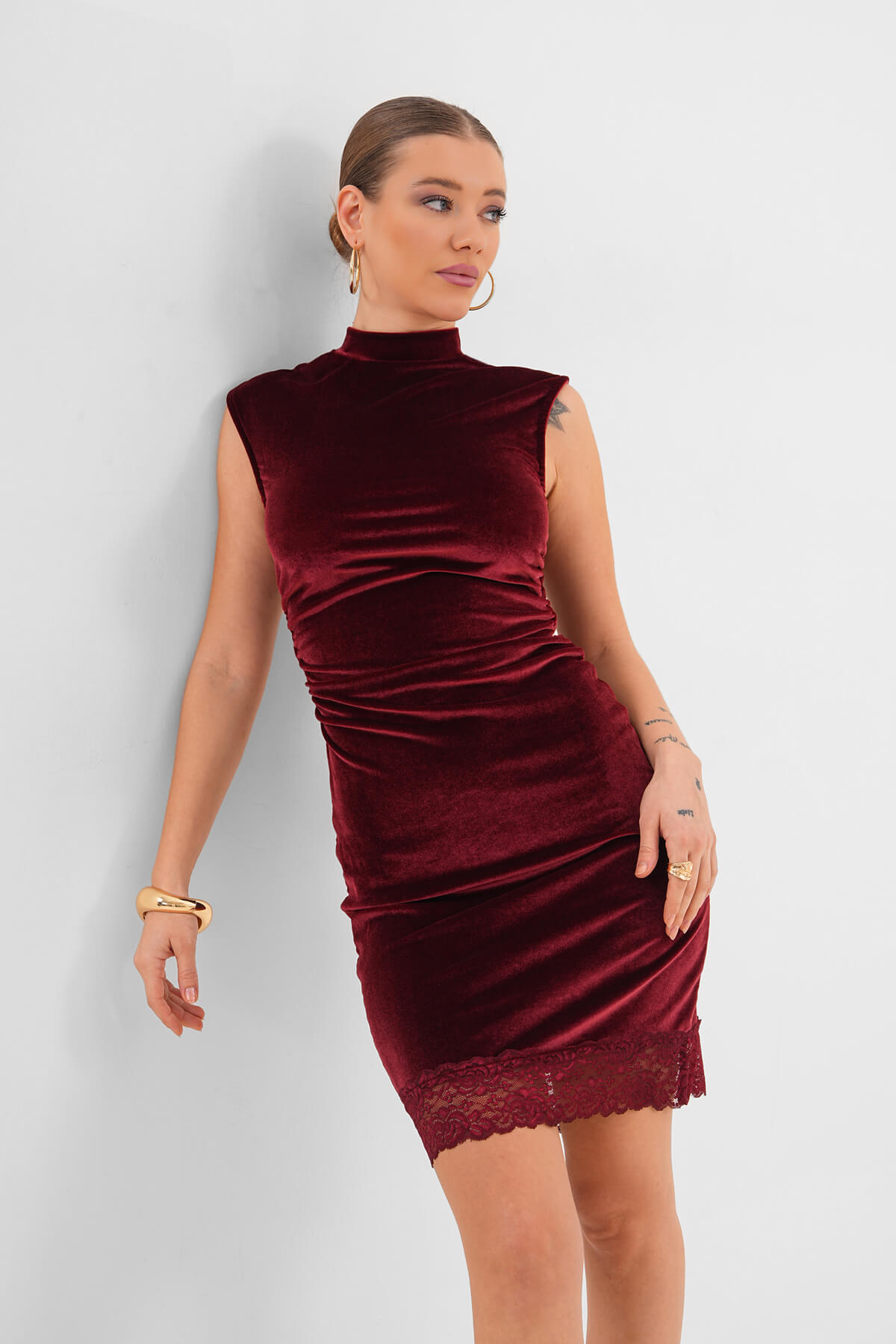 Dantel Detaylı Kadife Mini Elbise MDG-25-Ö-55 Bordo 