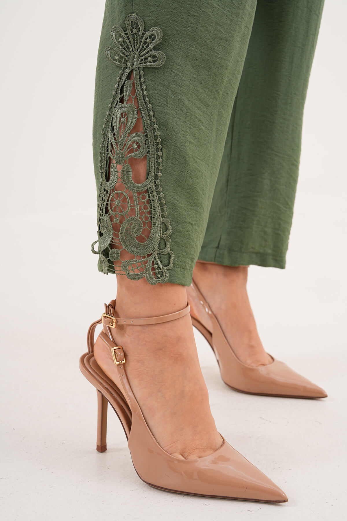 Dantel Paça Detaylı Pantolon MDG-25-D-77-P Haki - 2