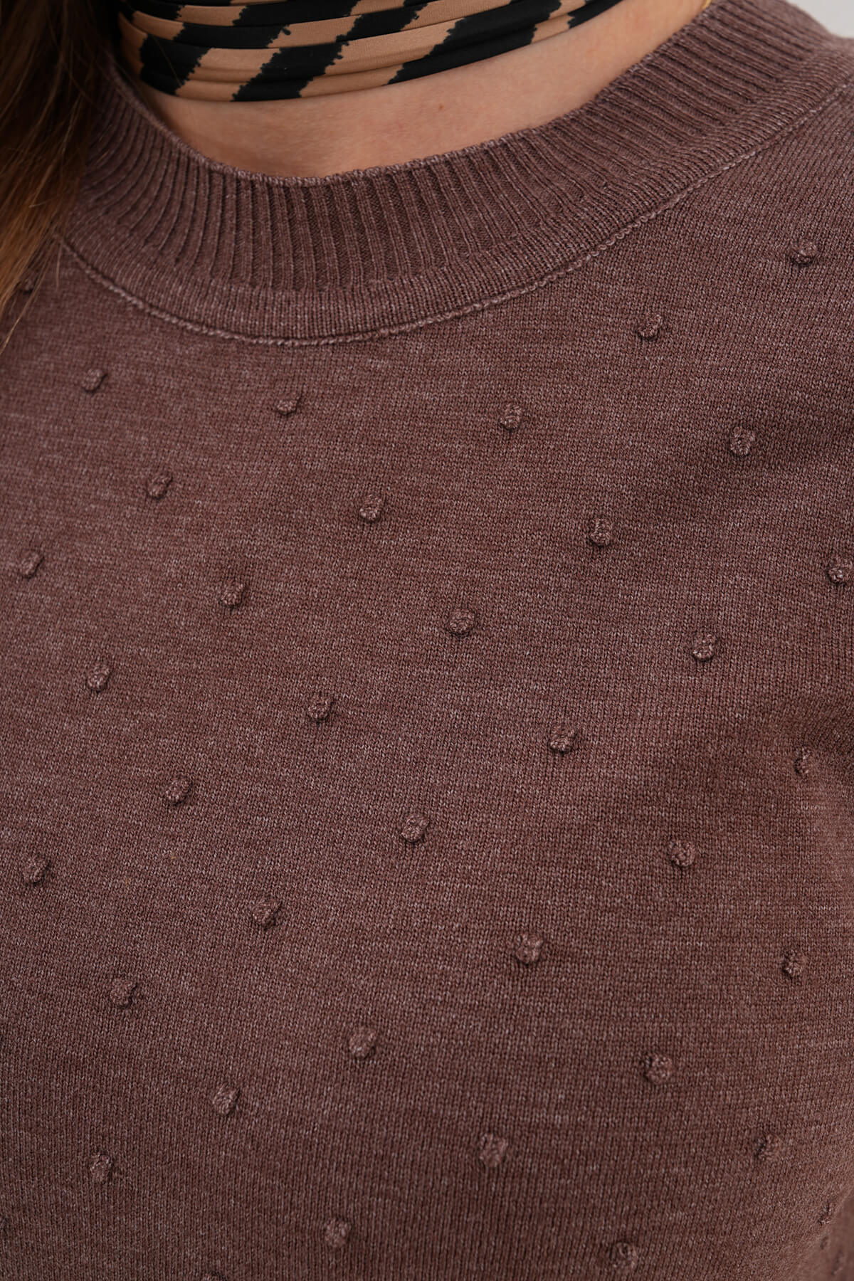 Ponpon Desenli Kısa Kollu Triko Bluz MDG-22744 Kahverengi - 2