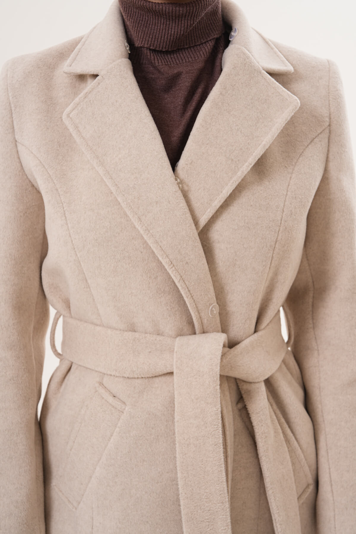 Yaka Kürklü Kuşaklı Uzun Kaban MDG-ALTY-5161 Bej - 3