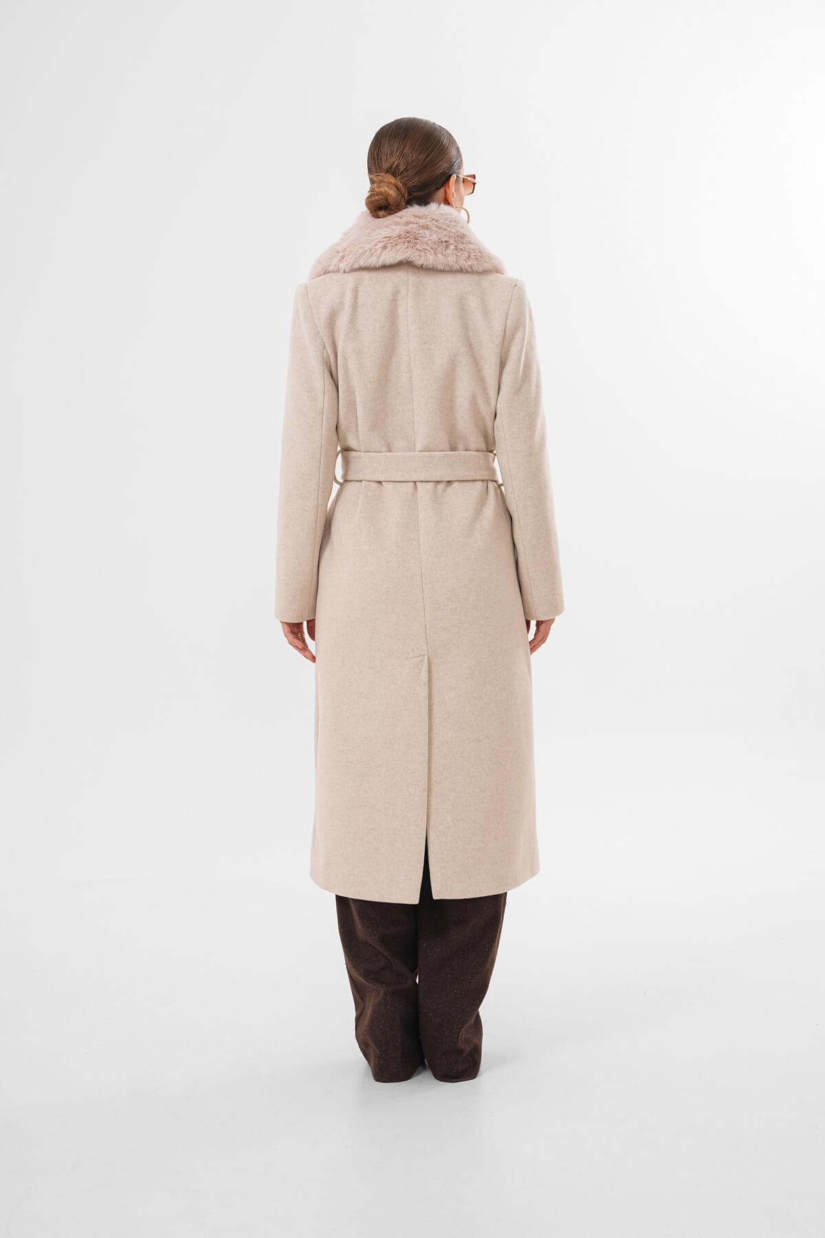 Yaka Kürklü Kuşaklı Uzun Kaban MDG-ALTY-5161 Bej - 4