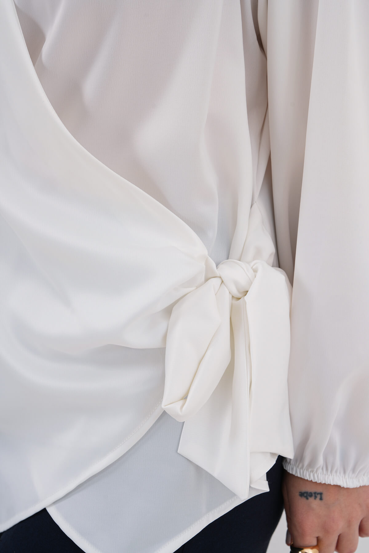 Yandan Bağlamalı Saten Gömlek MDG-25-D-10704 Ekru - 2