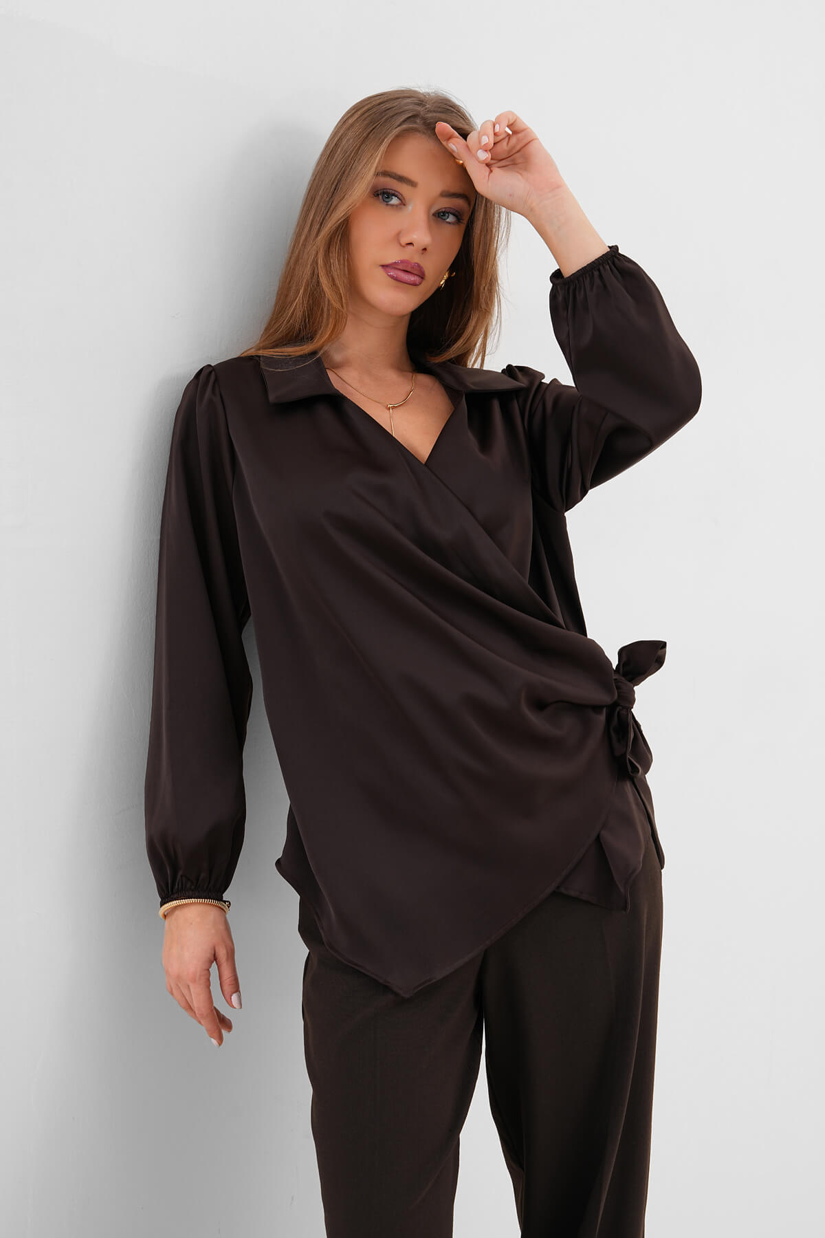 Yandan Bağlamalı Saten Gömlek MDG-25-D-10704 Kahverengi - MDG