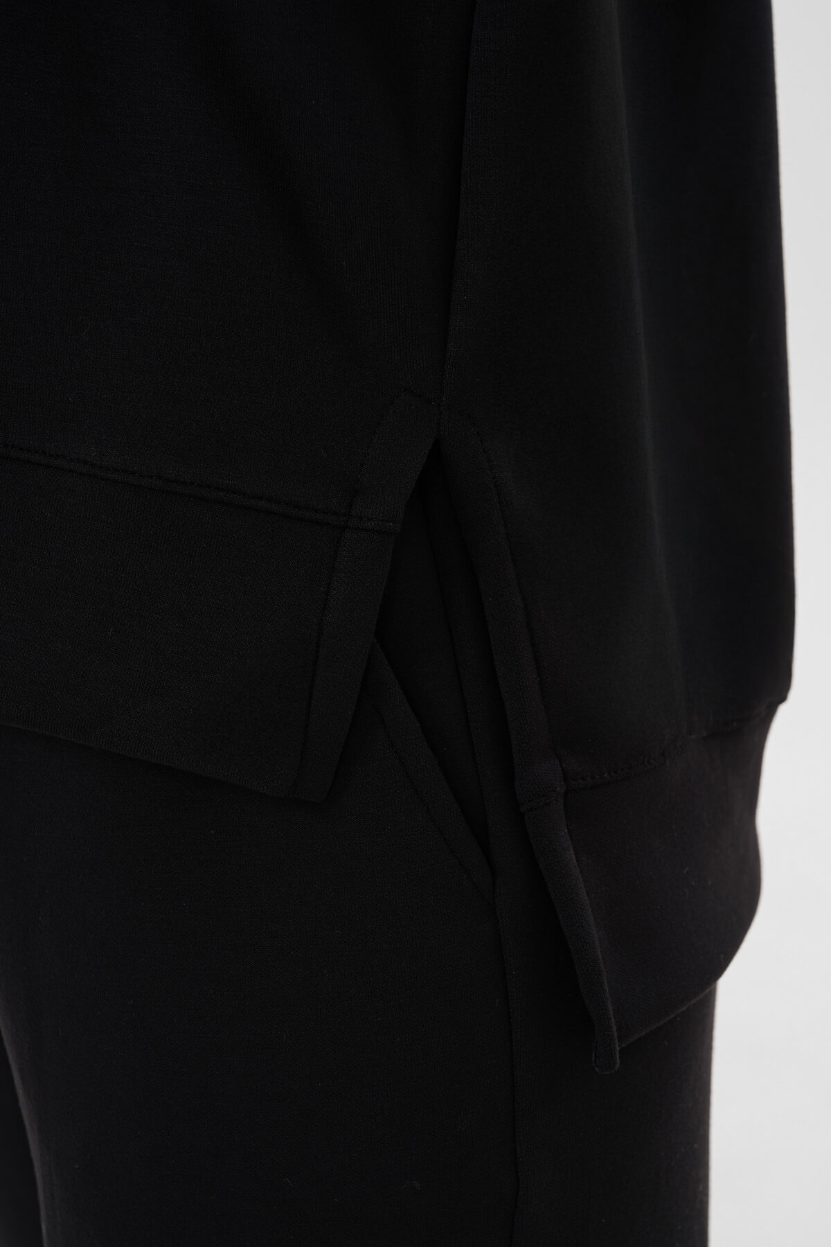 Yırtmaçlı Sıfır Yaka Sweat MDG-005 Siyah - 2